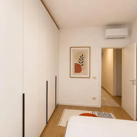 Modern At Golden Tower Center W Balcony Appartement *